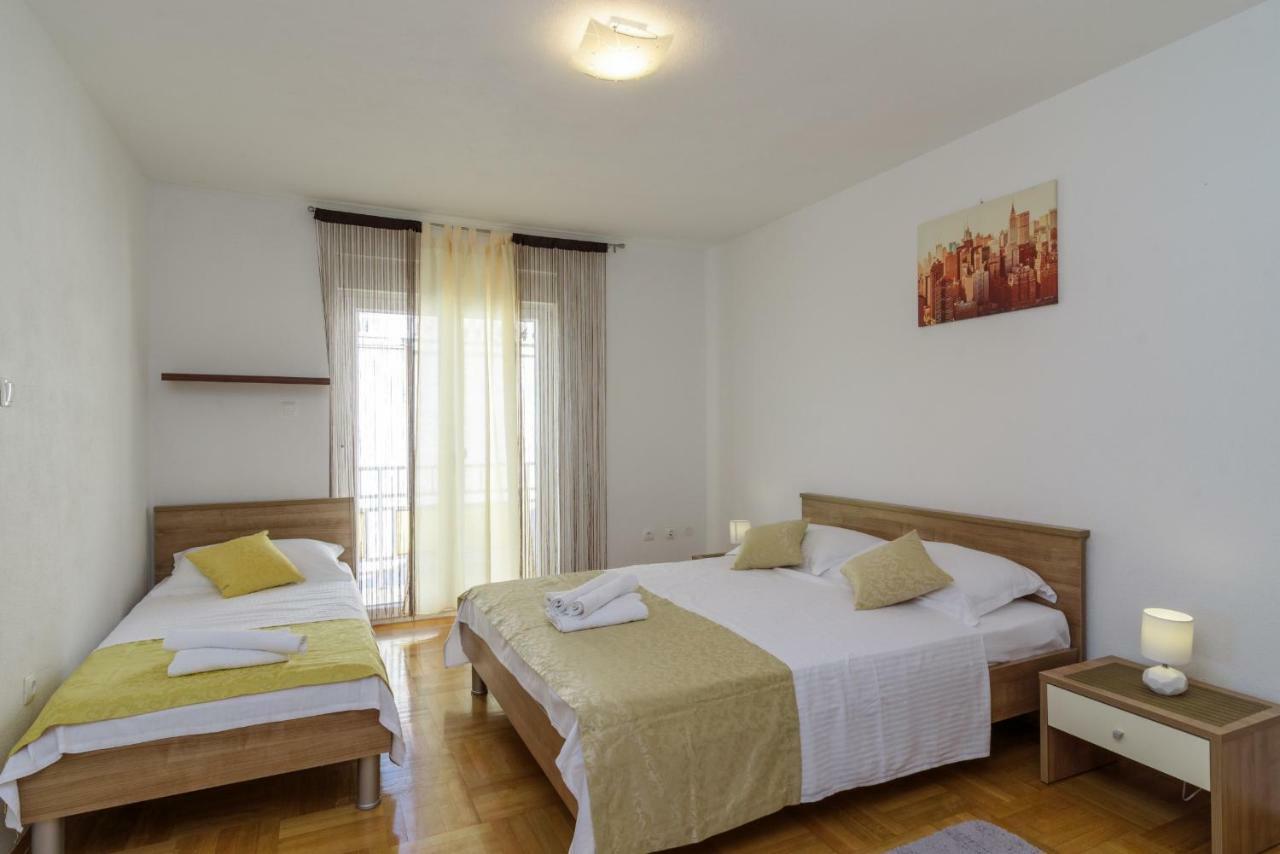 Renic Apartmani คาชเตลา ภายนอก รูปภาพ