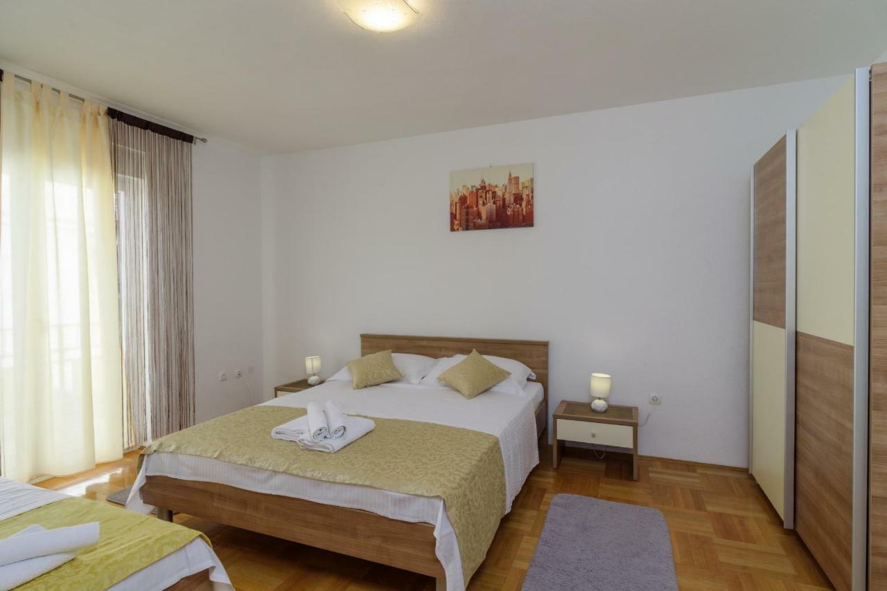 Renic Apartmani คาชเตลา ภายนอก รูปภาพ