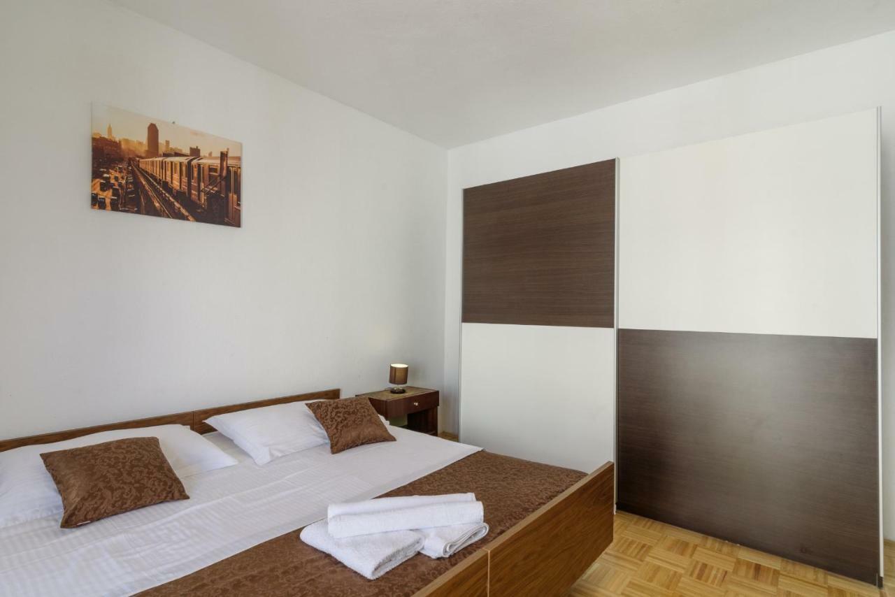 Renic Apartmani คาชเตลา ภายนอก รูปภาพ