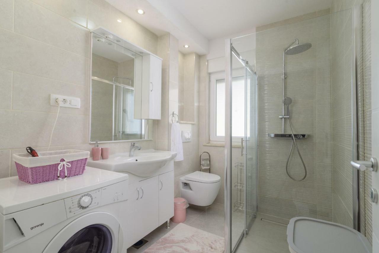 Renic Apartmani คาชเตลา ภายนอก รูปภาพ